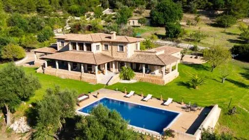 Mallorcan style finca with turist holdiay rental licence near Inca Mallorcan style finca with turist holdiay rental licence near Inca